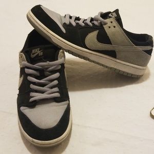 Nike Skateboarding Black & Gray